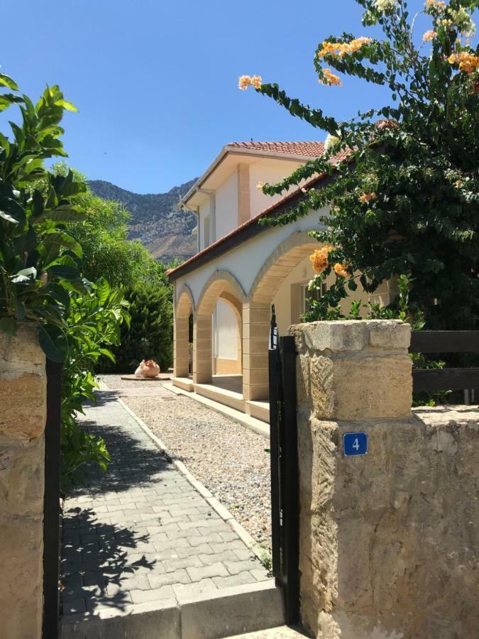 Casa Santos Kyrenia Villa Kyrenia  Eksteriør billede